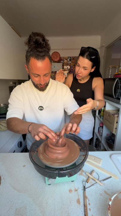 On termine l’activité poterie 😂 Vous aimez ma création ? Si vous voulez d’autres vidéo dites le nous en commentaire ❤️