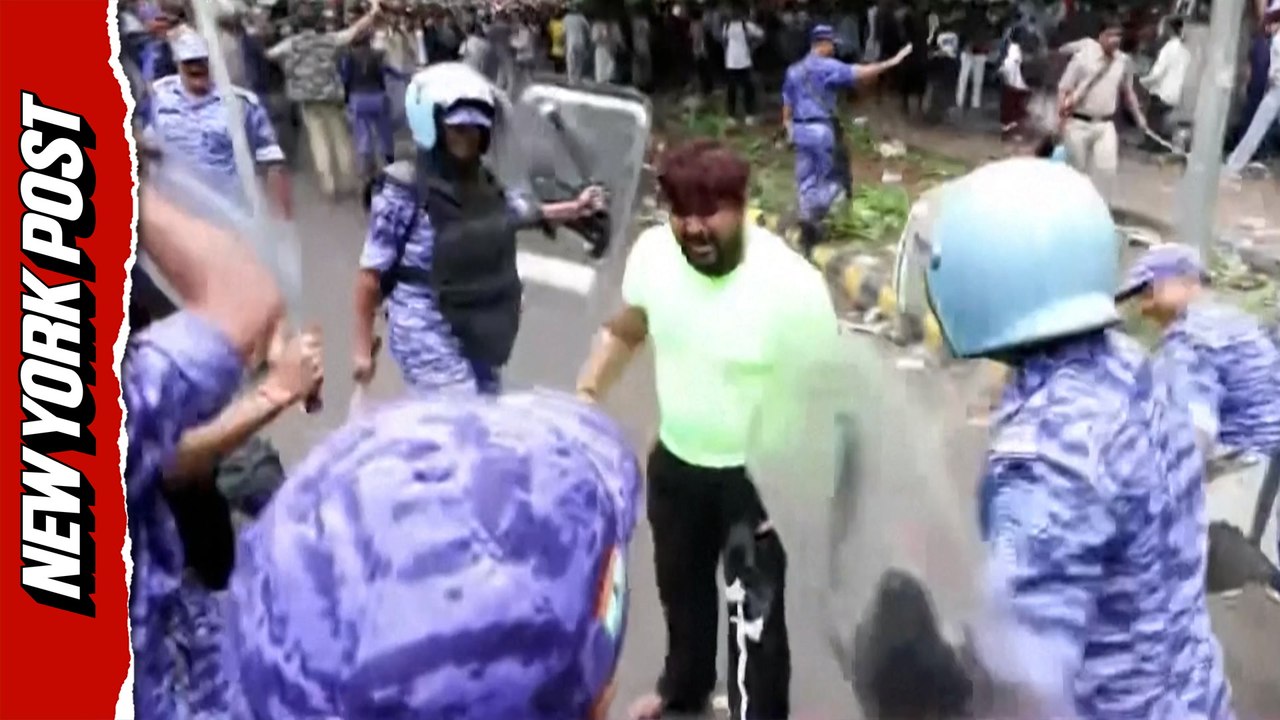 Indian Police Clash With Protesters During Parliament March