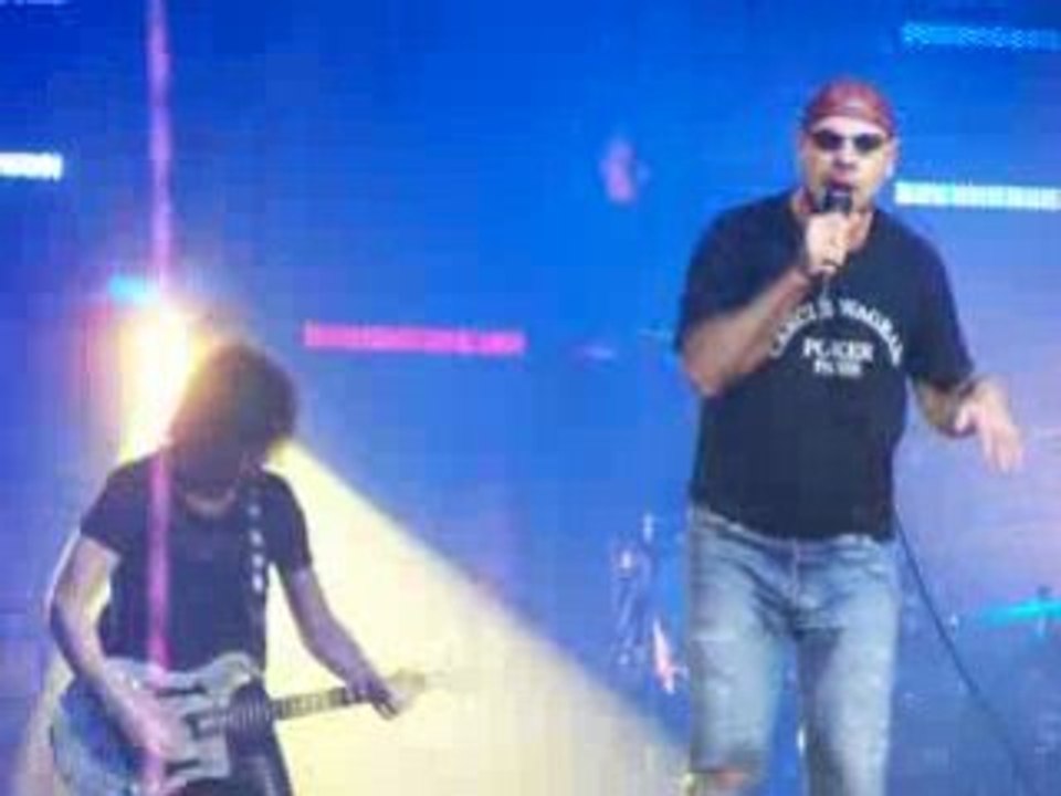 "Sarkoland" - Trust live au Zenith de Paris 2006