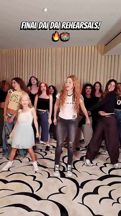 REAL DREAM! 🥹🏆 Shakira rehearsing con los Special Guests para la Final! #Shakira #Shorts