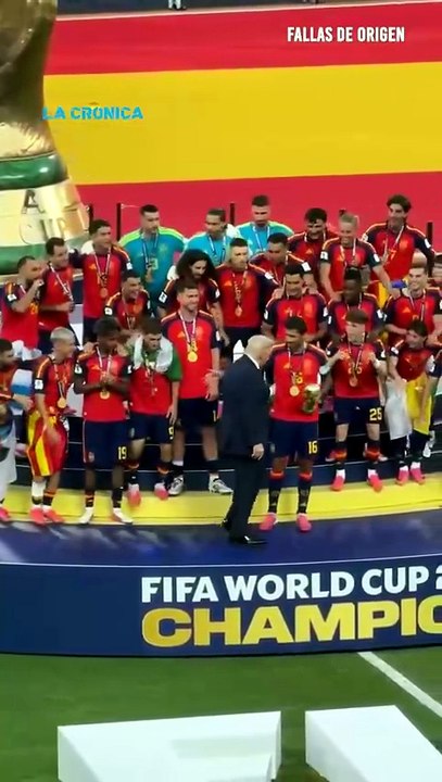 Trump se "coló" en la foto del triunfo de España
