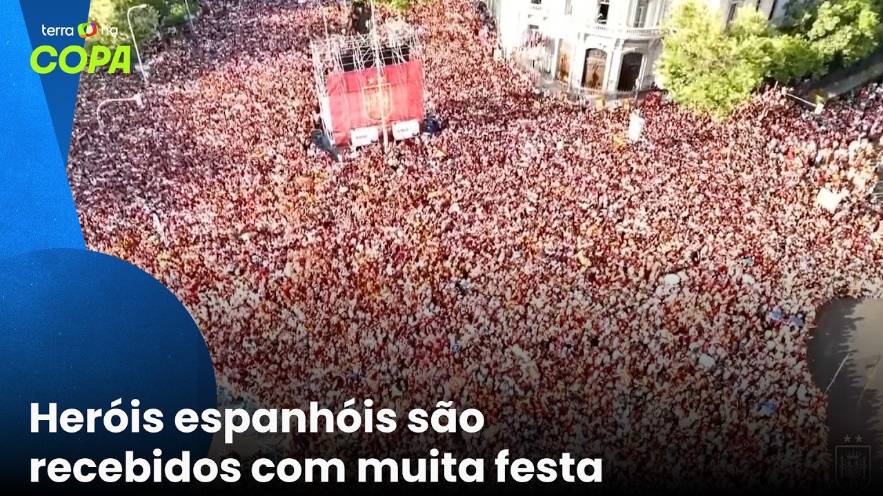 ‘Somos os reis do mundo’: seleção da Espanha arrasta multidão em festa por título da Copa em Madri