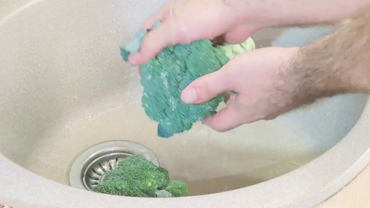 Brokkoli in wenigen Minuten perfekt zubereiten! Rezept mit 3 Zutaten und 10 Minuten Arbeit