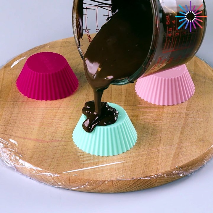 Treat yourself to these easy to make chocolate pieces🍫