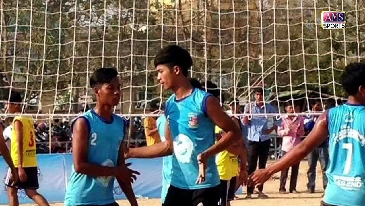កម្ពស់១ម៉ែត្រ៨៨ មានដុងខាងបាល់ទះ ប៉ុន្តែ ឃឿន ប៊ុនលាង ចូលចិត្តកីឡាប្រយុទ្ធជាង