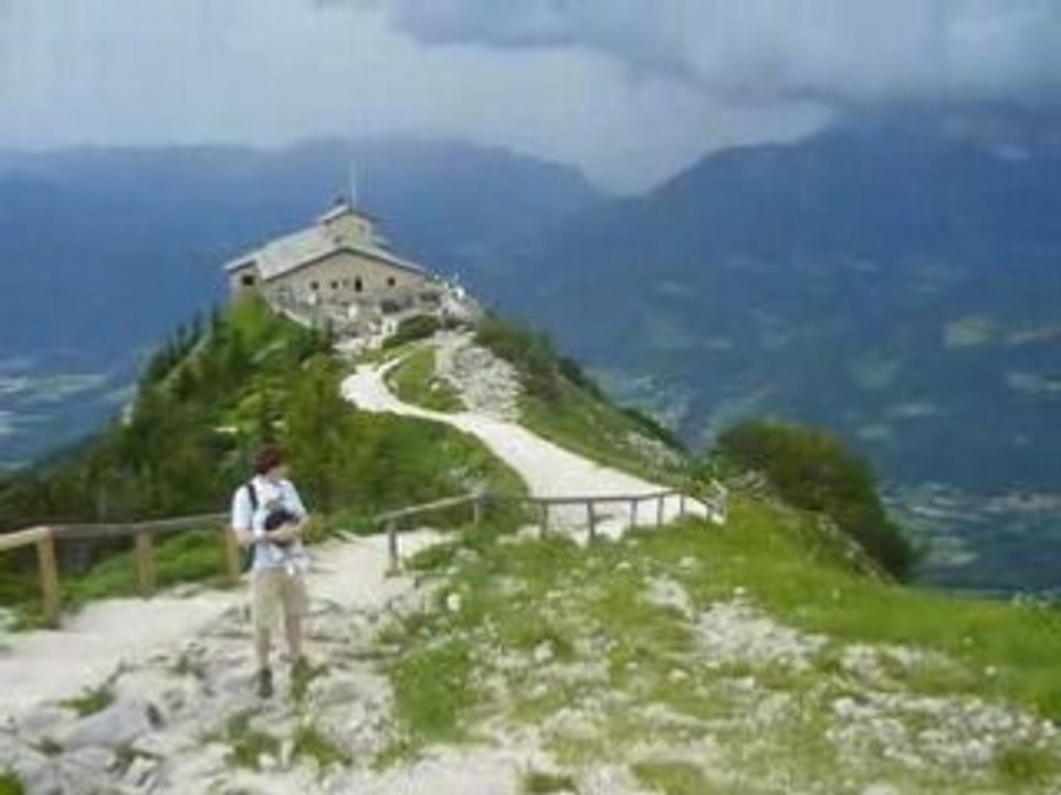 Trekking around the eagle's nest