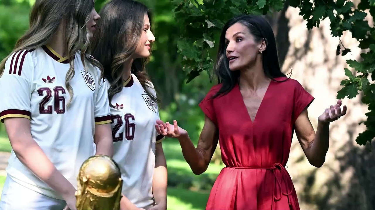 Un'eroina dell'Odissea? No, è Letizia di Spagna che festeggia i campioni del mondo