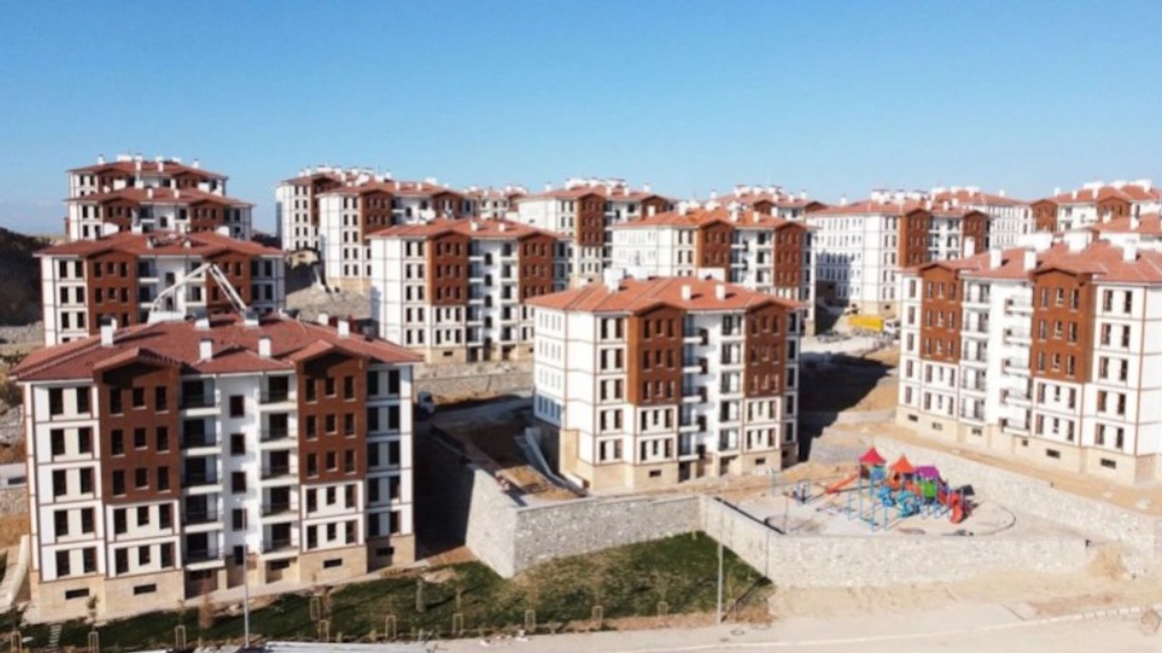 Deprem konutları karanlıkta!