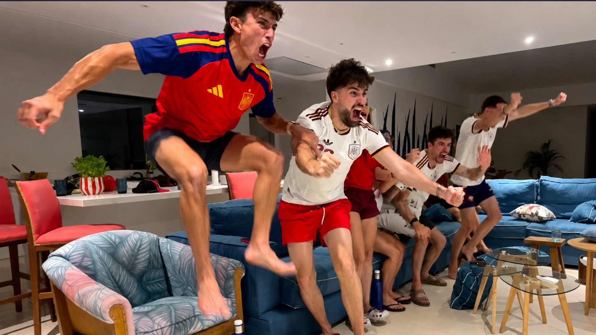 Marc Márquez fuera de sí... y llega el gol de Ferran<br>