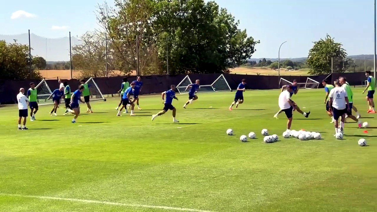 VIDEO FCIN1908 / Inter, allenamento ad alta intensità: le indicazioni di Chivu