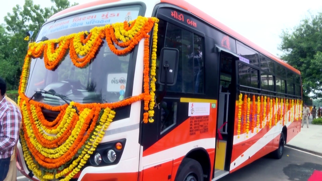 #GANDHINAGAR NEW BUSES LOKARPNAN BY #GUJARAT CM & DY CM