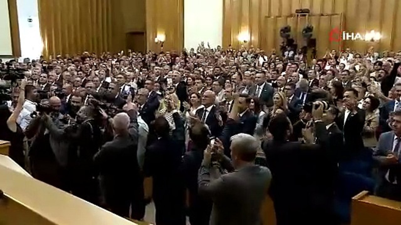 Özgür Özel CHP'ye veda etti, yeni partiyi resmen ilan etti!