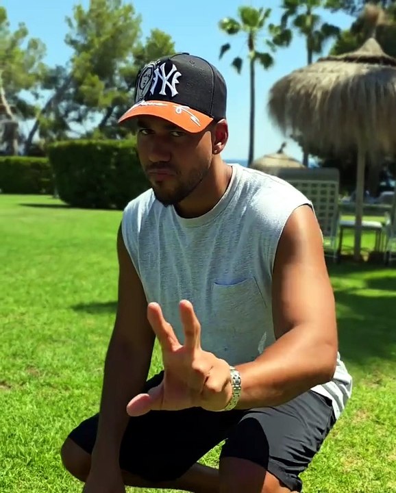 "Si no tienes algo de loco, no eres normal", así recibe Romeo Santos sus 45 años