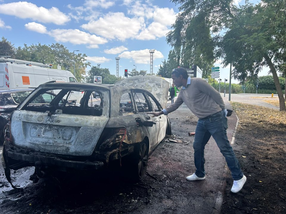 Un belge échappe de justesse à l'incendie de sa voiture