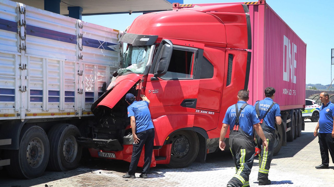 Şoförü arı soktu, TIR akaryakıt istasyonuna daldı!
