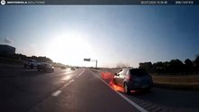 Polícia salva homem de carro em chamas nos EUA: "Coragem e rapidez"