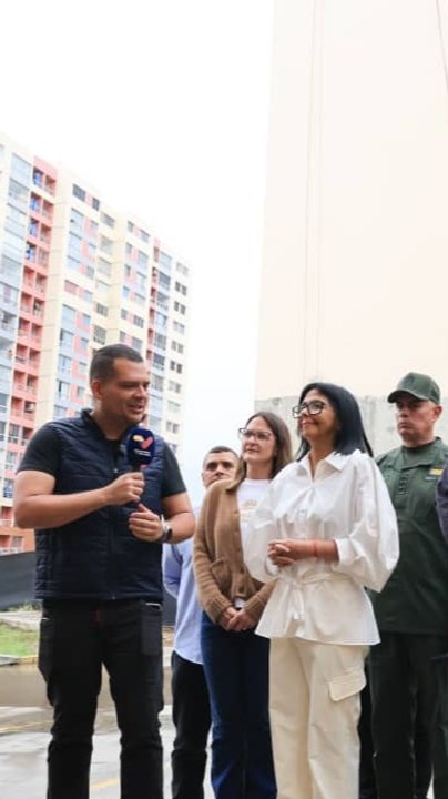 Venezuela entrega las primeras viviendas a más de 240 familias afectadas por los sismos