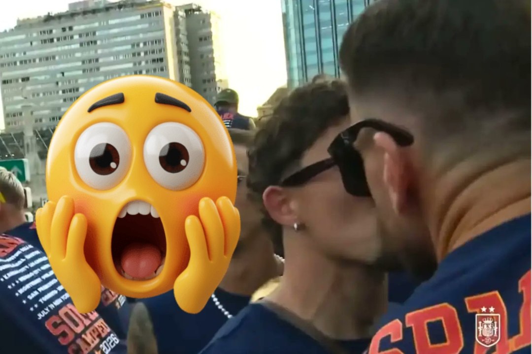 Mira el beso de dos jugadores españoles en la celebración por su triunfo en el Mundial 2026