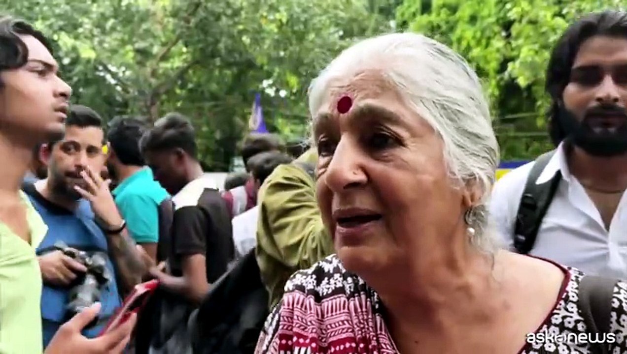 India, la polizia non ferma gli "Scarafaggi": la protesta va avanti