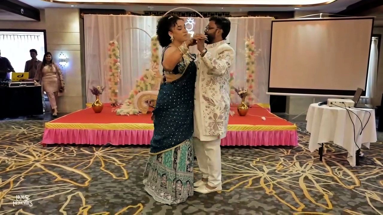 Dominicana baila merengue con su prometido en la India