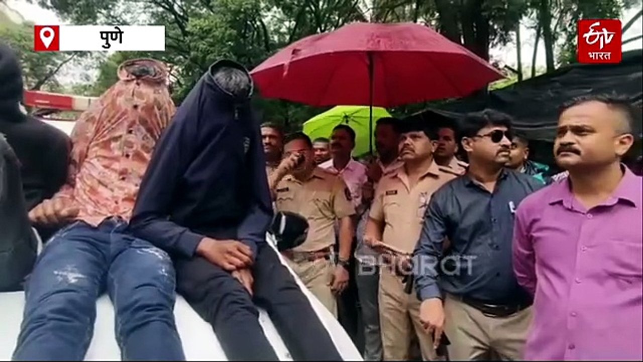 कात्रजमध्ये अल्पवयीन तरुणाची कोयत्याने निर्घृण हत्या, पोलिसांनी भर पावसात गाडीला बांधून आरोपींची काढली धिंड