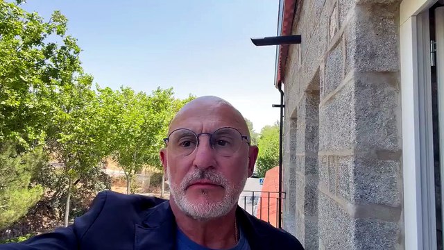 El seleccionador Luis de la Fuente traslada sus condolencias por el fallecimiento de Adrián en la celebración del Mundial en Ciudad Rodrigo