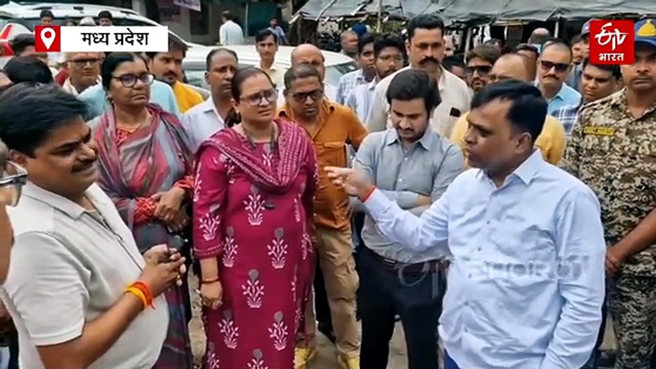 रीवा RTO ऑफिस पहुंचकर कलेक्टर बोले-कायदे में रहोगे तो फायदे में रहोगे, नहीं तो सख्त कार्रवाई