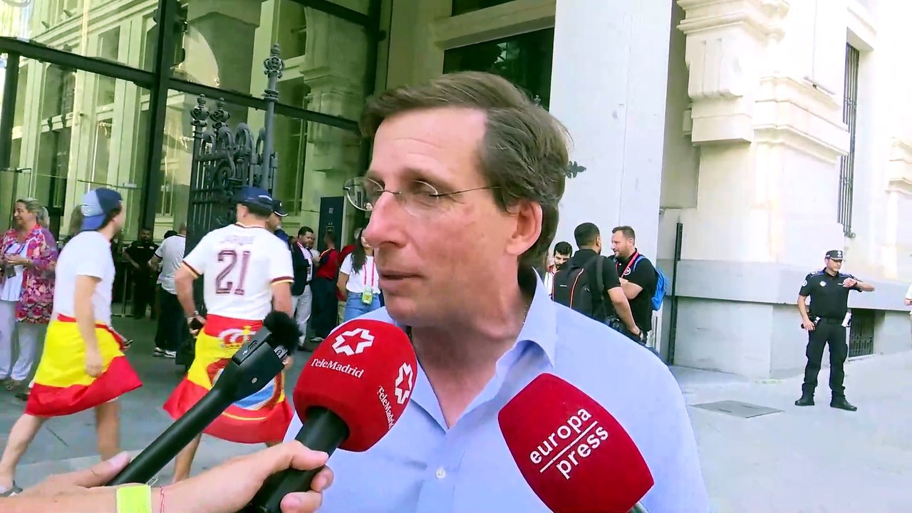 José Luis Martínez Almeida bromea tras el la celebración del Mundial 2026 en Madrid: "Si Luis de la Fuente gana el Mundial de 2030, no descarto tatuarme la cara"