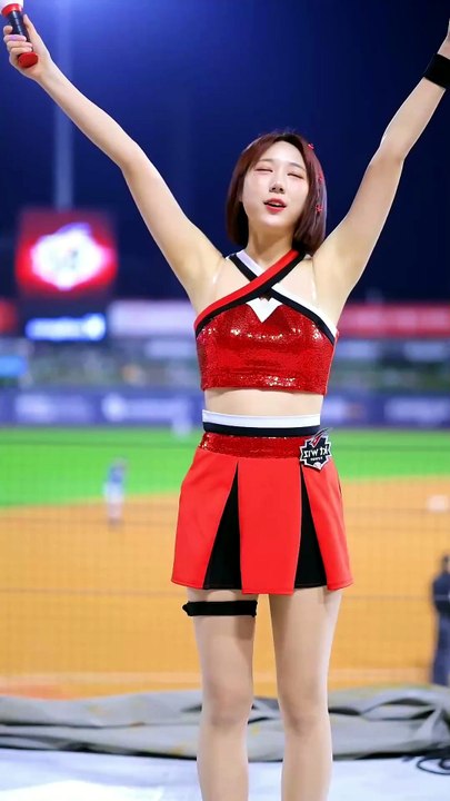 KT Wiz Lee Geum-ju Stunning Hit Song Cheerleading Fancam Cheerleader EP 158