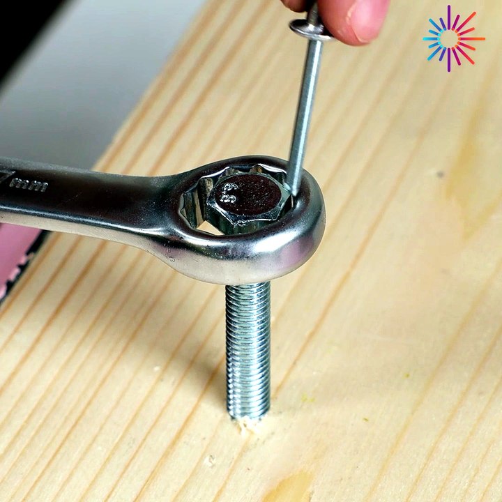 The ultimate wrench trick for every handyman!🔧