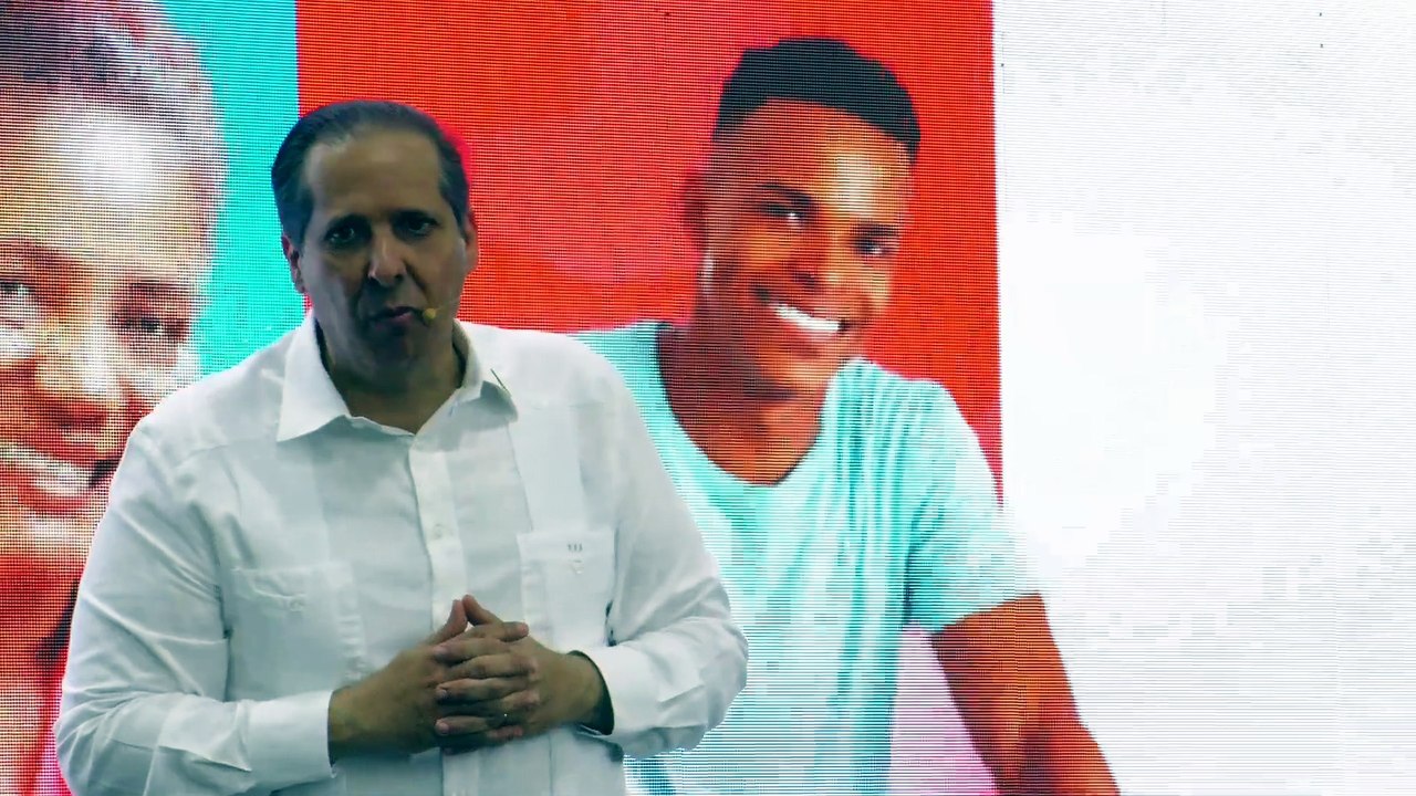 Víctor Atallah refuerza la campaña "Ganémosle al Dengue" tras impactar a más un millón de personas