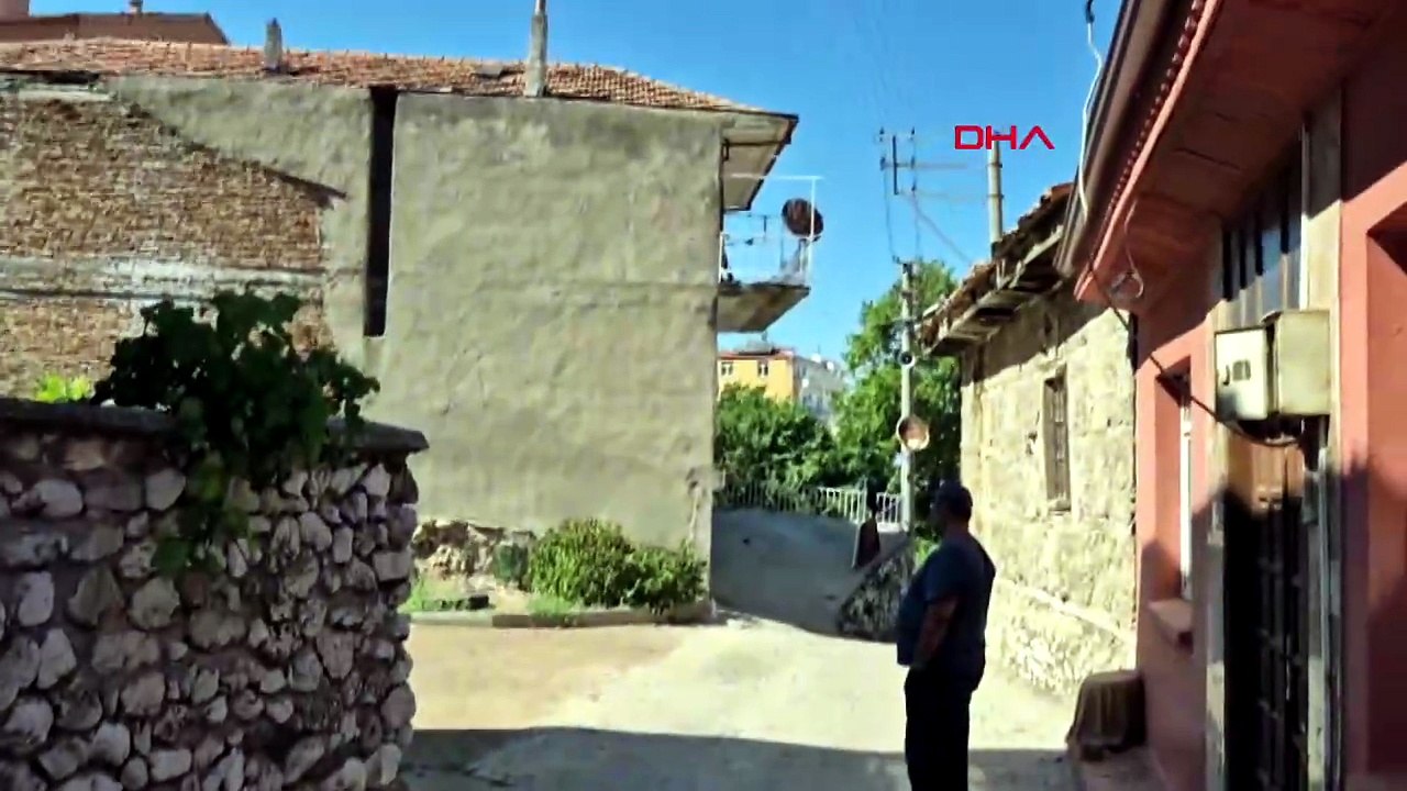 Komşular Arasında Gürültü Kavgası Kanlı Bitti: Anne Öldü, Kızı Ağır Yaralandı