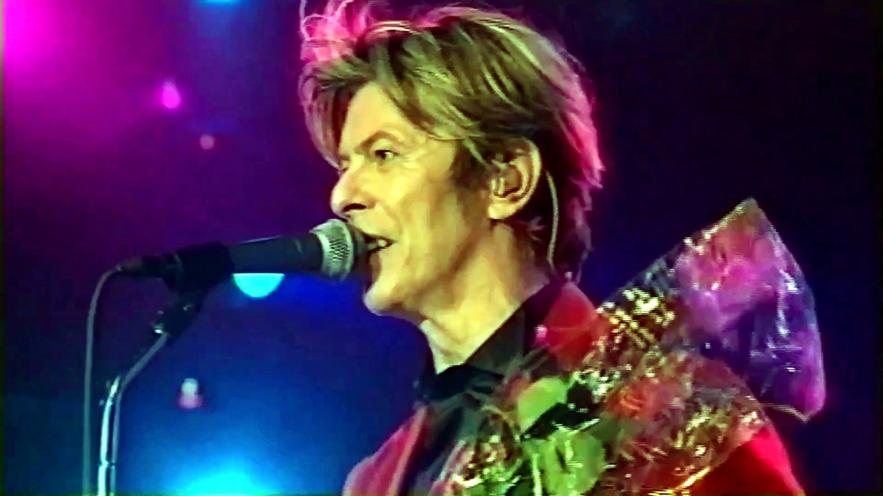 What in the World - David Bowie (live)