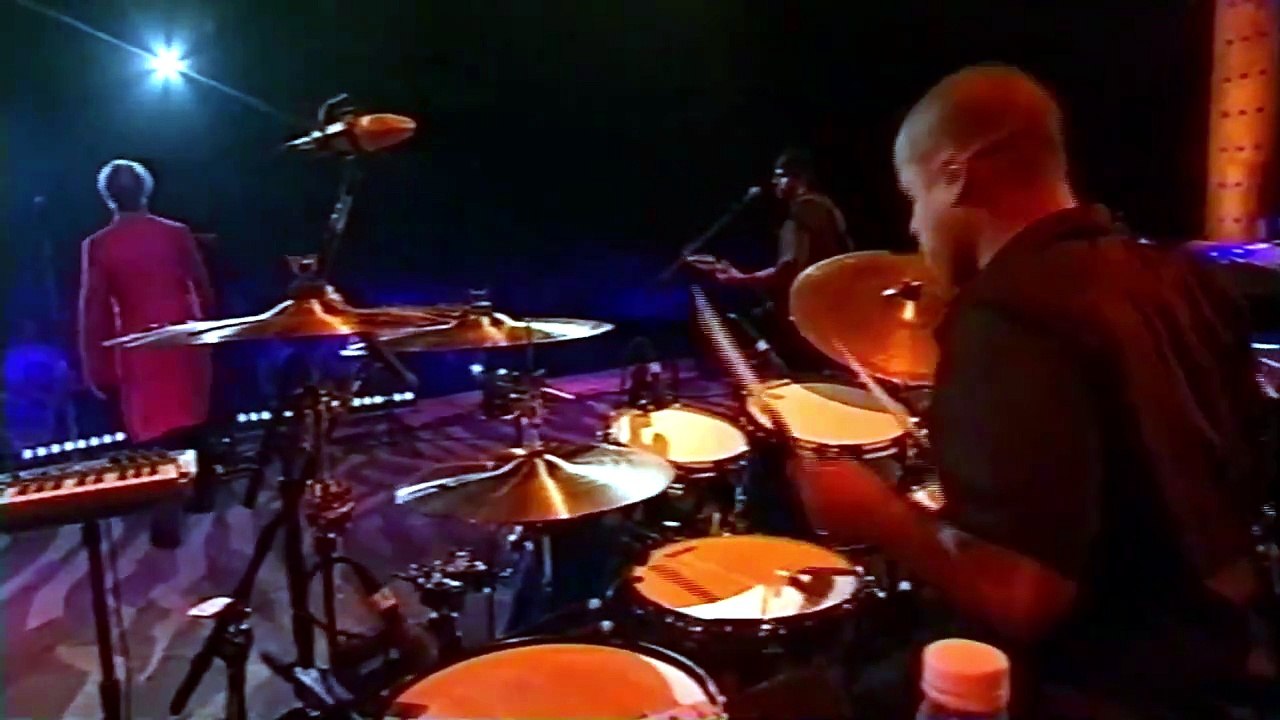 Breaking Glass - David Bowie (live)