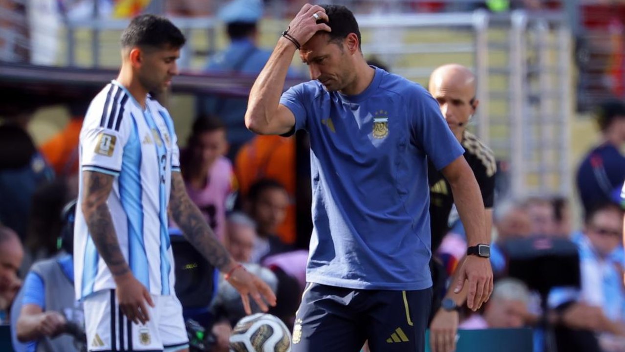 La reacción de Scaloni al ser preguntado por posibles conflictos antes de la final