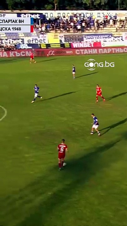 Inciampa e prende gol da centrocampo: la papera è clamorosa