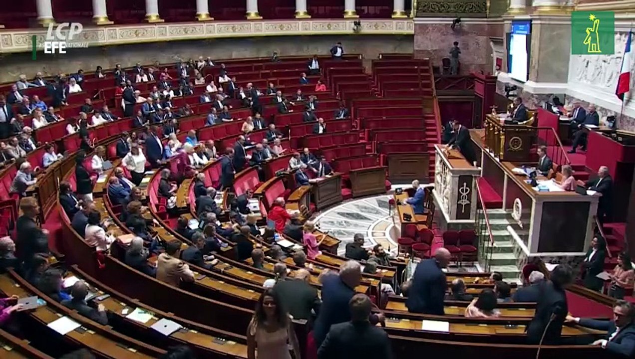 Francia aprueba la prohibición de redes sociales para menores de 15 años
