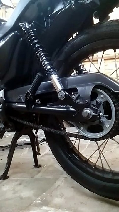 COMO ESTICAR A CORRENTE DA MOTO DO JEITO CERTO#PIRATAO#MOTOS