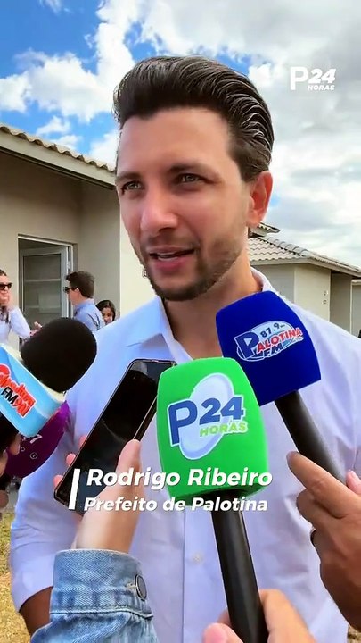 Rodrigo Ribeiro destaca dia histórico com entrega de casas e convênio do novo hospital