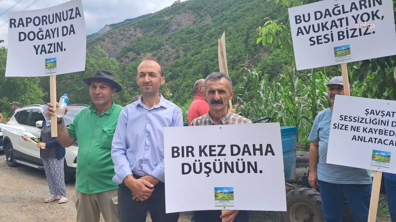 Artvinliler 10 köyü etkileyecek maden projesine karşı çıktı: Ayda 15 patlatma yapılacak; havamızı, suyumuzu kirletecek!