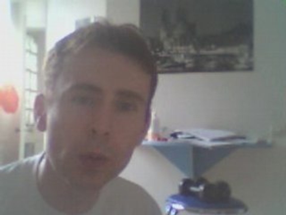 Wiwi égratigne "Mon île"