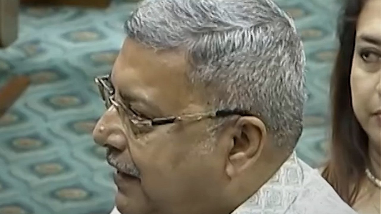 महिला सांसद पर अभद्र टिप्पणी करने वाले कल्याण बनर्जी मॉनसून सत्र से हुए सस्पेंड