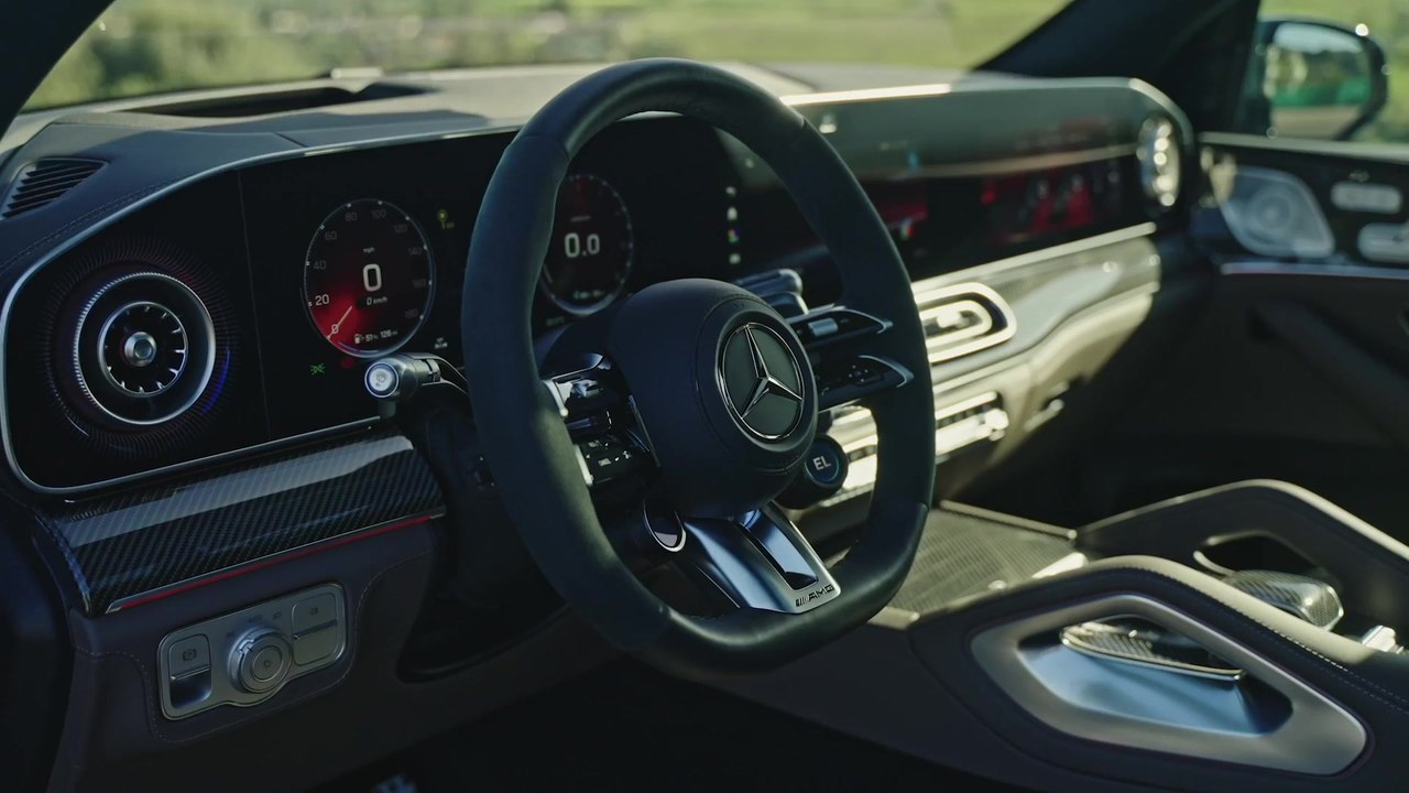 Der neue Mercedes-Benz GLE - Neue Ausstattungsfarben, Ambient-Styles, neue Zierelemente, bewährte Lenkrad-Bedienung