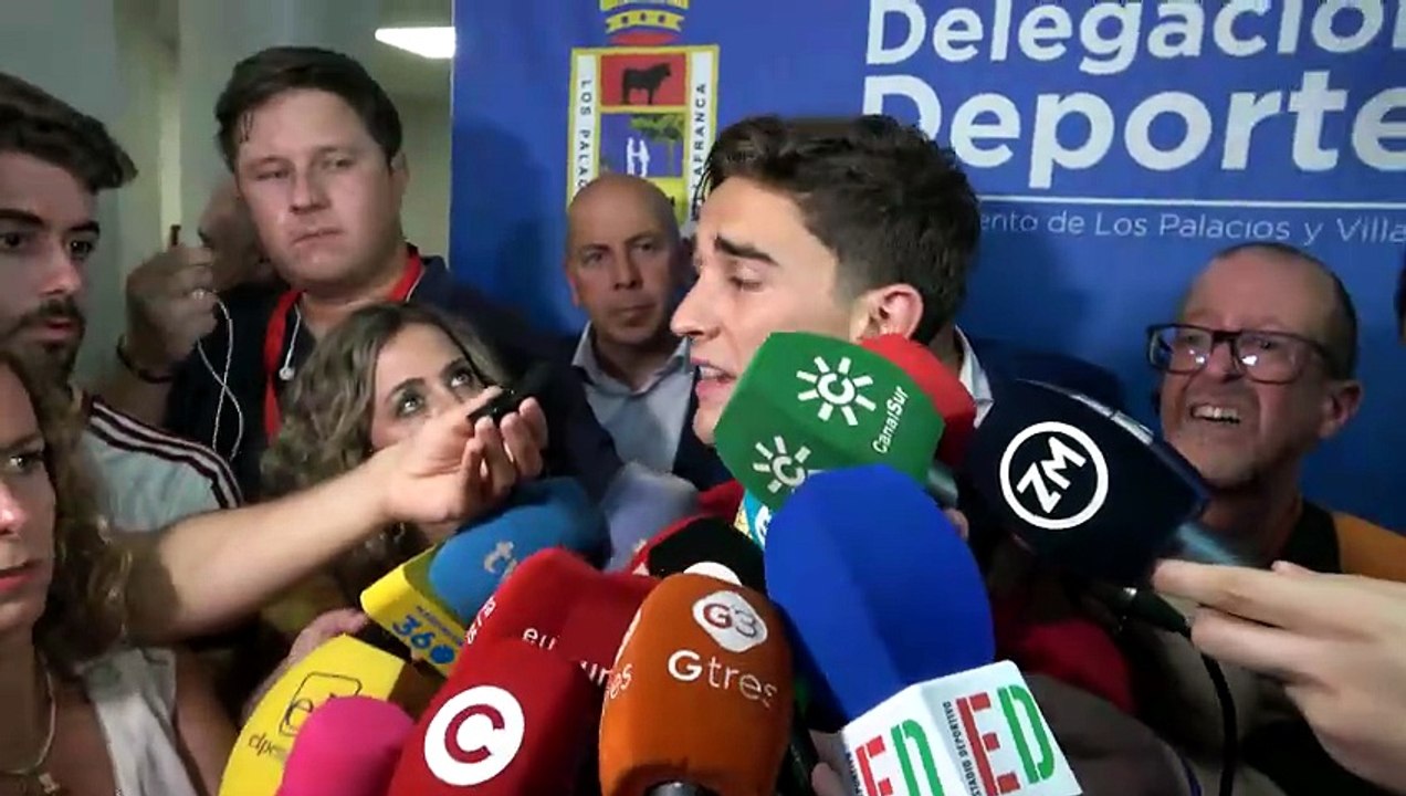 Gavi: "Me fui con diez años a Barcelona y dejé muchas cosas aquí en mi pueblo, Los Palacios. Recuerdo que yo no quería irme porque no sabía dónde iba"