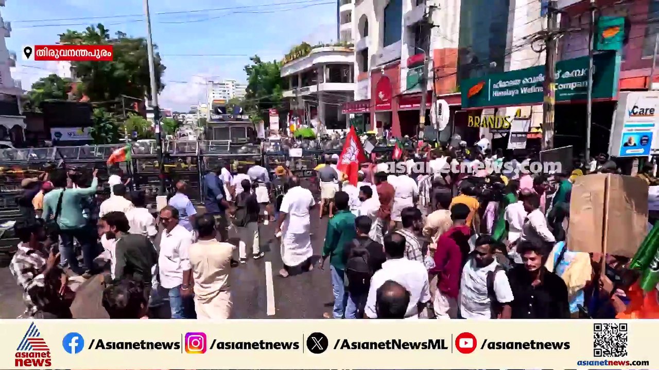 പൊലീസുകാരൻ വനിതാപ്രവർത്തകയുടെ മുഖത്തടിച്ചെന്ന് ആരോപണം; BJP മാർച്ചിൽ സംഘർഷം