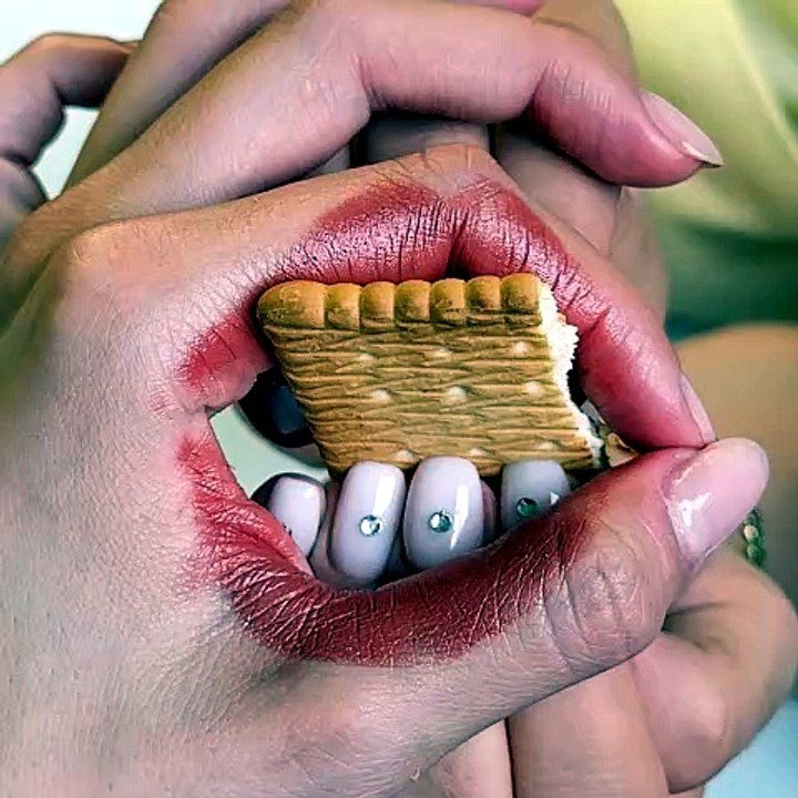 The coolest lipstick nail trick ever! 💅💋