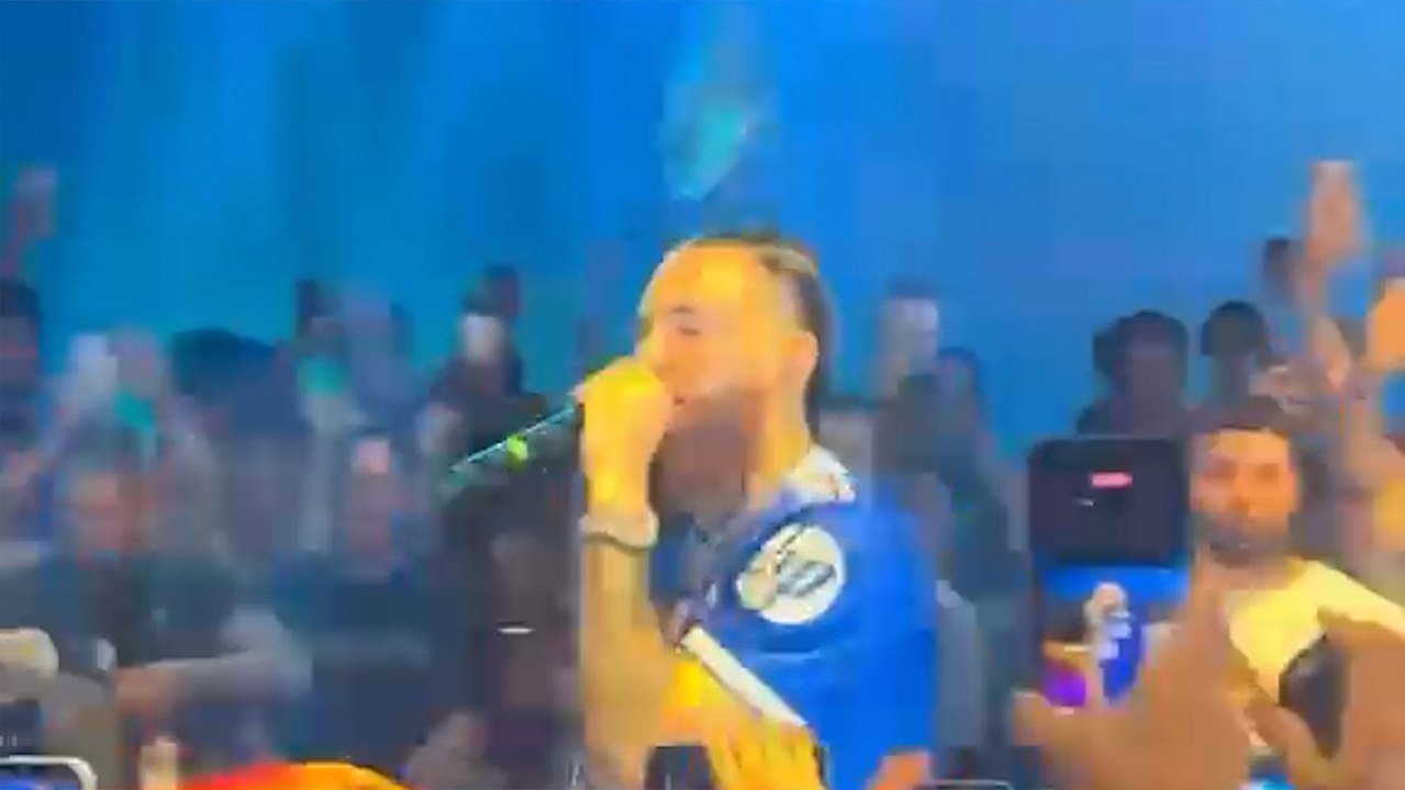 Brutal agresión al cantante internacional Hades66 durante un concierto en Mallorca: le lanzan un vaso de cristal en la cabeza