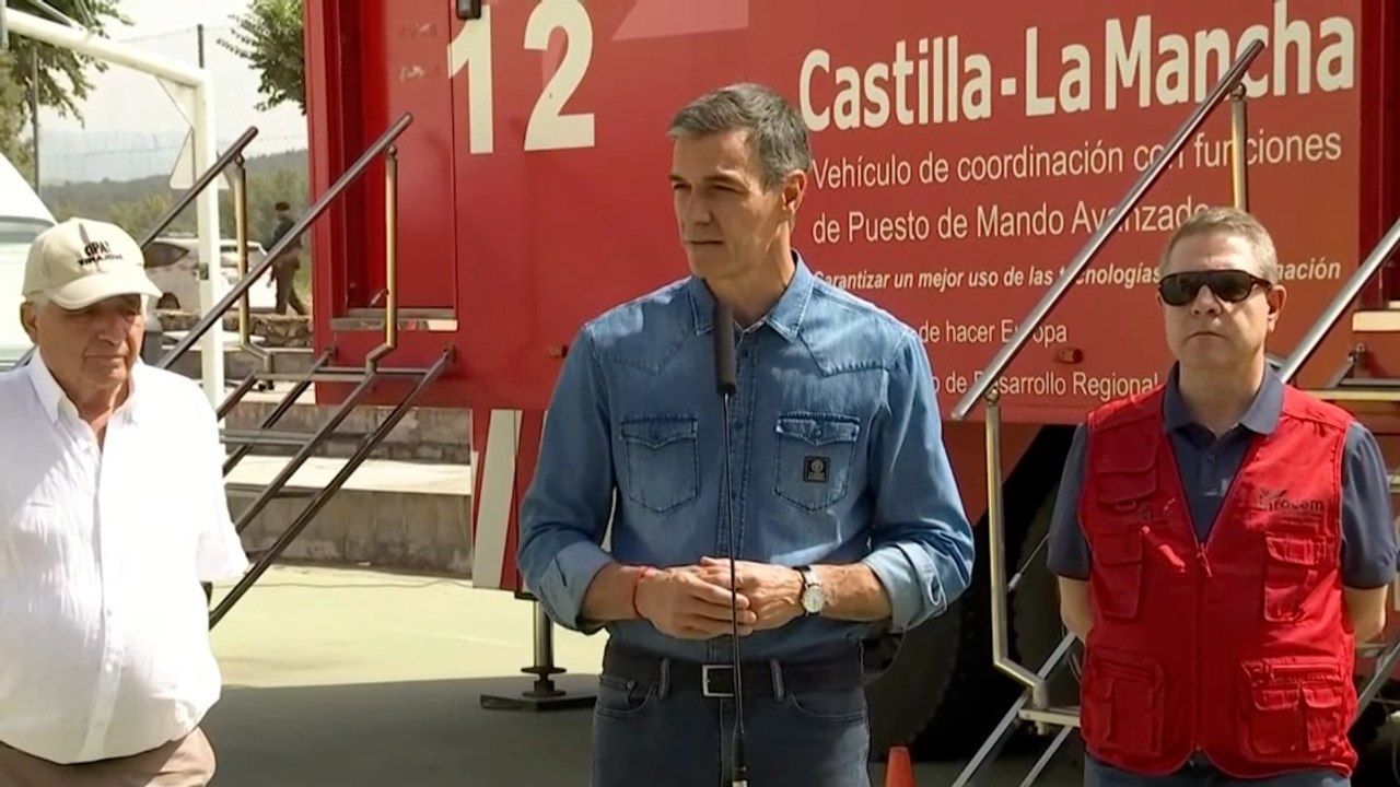Sánchez culpa a los "bulos y la desinformación" de la desconfianza en las instituciones tras el incendio de La Mierla