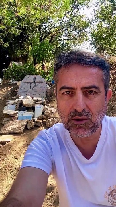 Solcu Kurtiz bunları bilse, 'yapmayın' derdi! Seküler yobazlar kemiklerini sızlattı