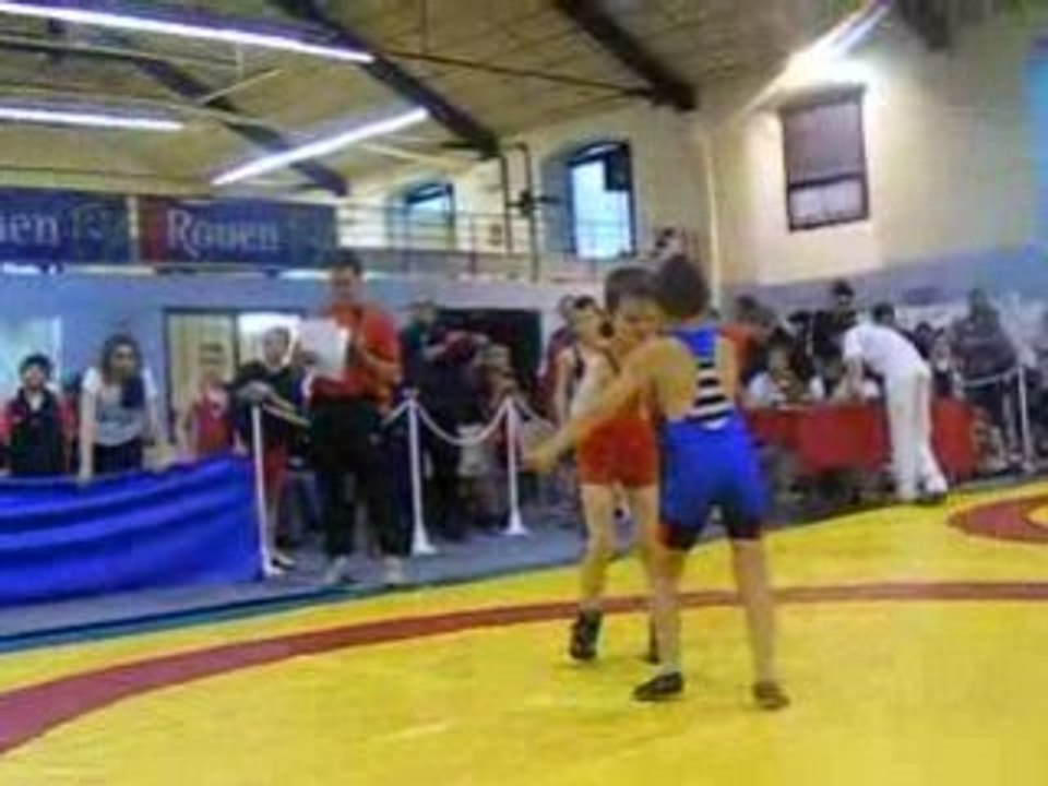 teo en competition de lute